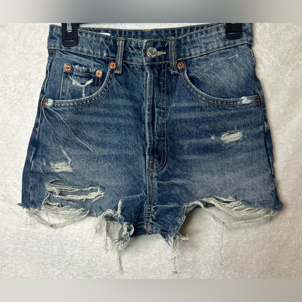 Zara Distressed cut off shorts - Picture 1 of 4